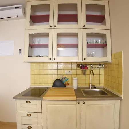 Гостьовий будинок And With Wifi - 14030 Задар